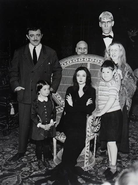 La familia Adams en 1964 | Addams family tv show, The addams family 1964, Family tv series