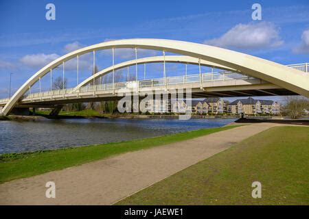 Walton Bridge over the River Thames at Walton on Thames, Surrey, Uk ...