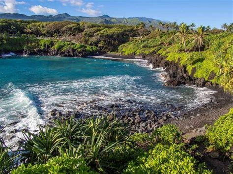 17 Stunning Road to Hana Stops in Maui in 2020 | Hawaii travel, Road to ...