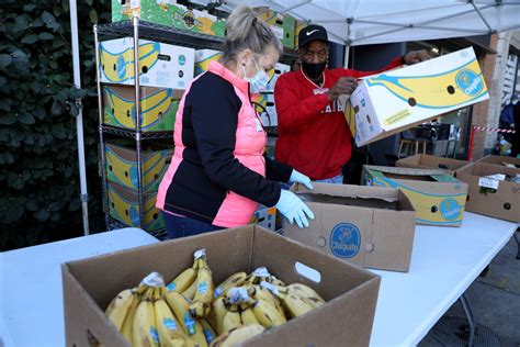 Register for Food Pantry Volunteer Opportunities | Lakeview Pantry