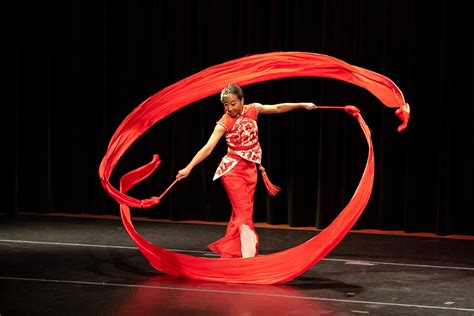 China Dances - Top Traditional Dances in China - Leap Paths