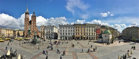 Main Market Square | Kraków Sightseeing | Krakow