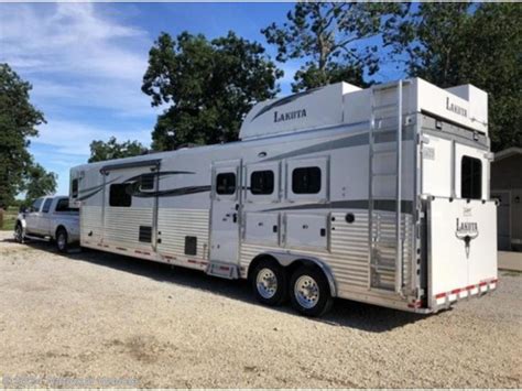 2016 Lakota Bighorn B8319SR 3 Horse Trailer with Living Quarters RV for ...