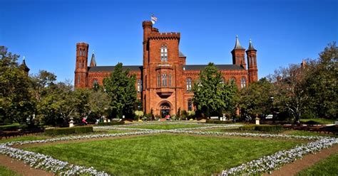 One Photograph a Day: Smithsonian Castle Gardens