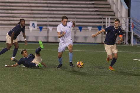 Men’s soccer to play William & Mary in NCAA tournament