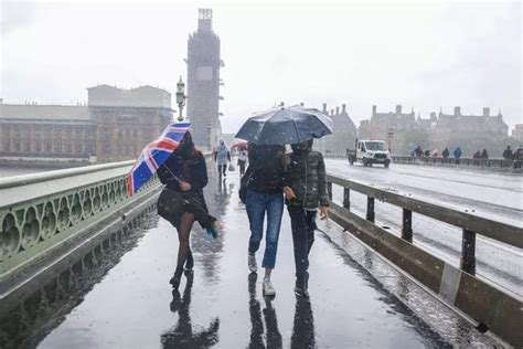 UK weather forecast: Roasting heat dome to blast Britain with temperatures of 31C - Mirror Online