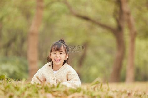 Girl Lying On The Grass Reading A Book Picture And HD Photos | Free ...