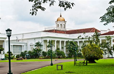 Bogor Presidential Palace - dream.in.hand