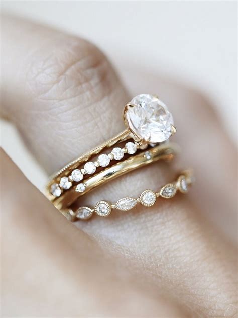 20 Vintage Engagement Rings from considerthewldflwrs | Roses & Rings