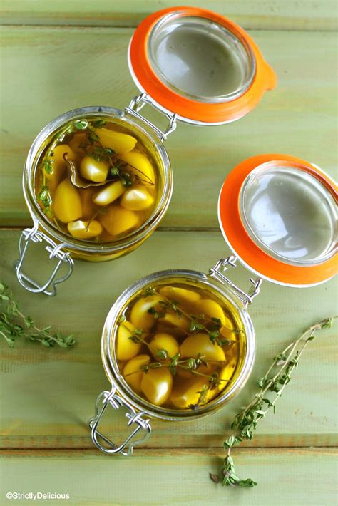 How to Pickle Garlic in Olive Oil | StrictlyDelicious.com | Pickled ...