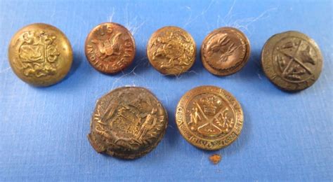 CIVIL WAR BUTTONS DUG UP UNIQUE LOT OF 7 MILITARY CREST -- Antique Price Guide Details Page