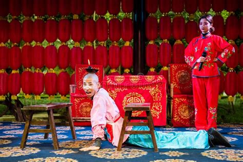 Sichuan Opera Performers in a Chinese Teahouse Editorial Photography ...