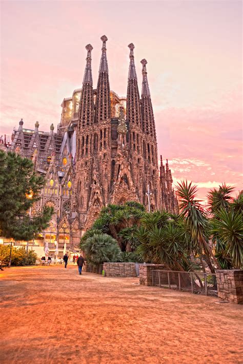 La Sagrada Familia | Spain travel, Spain culture, Sagrada familia