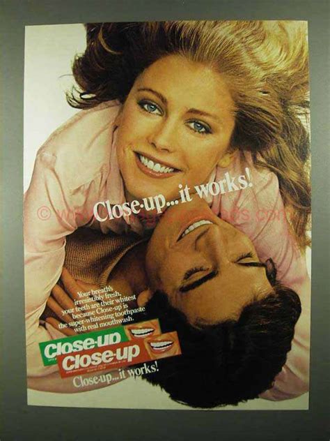 1981 Close-Up Toothpaste Ad - It Works!-CQ0809