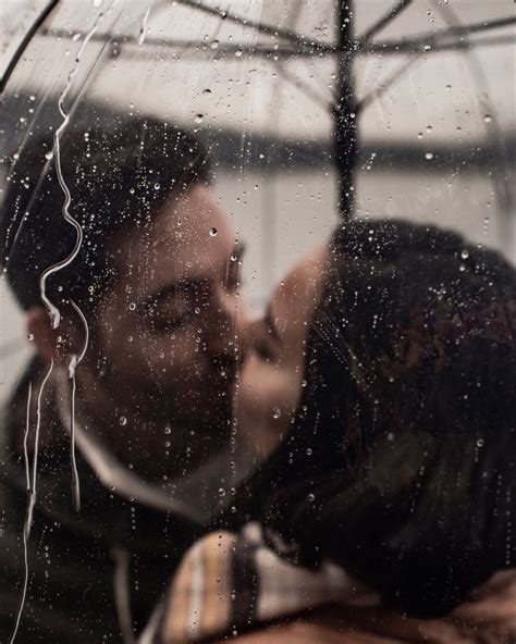 Rainy day engagement photo in 2020 | Rainy photoshoot, Umbrella photography, Rain photography