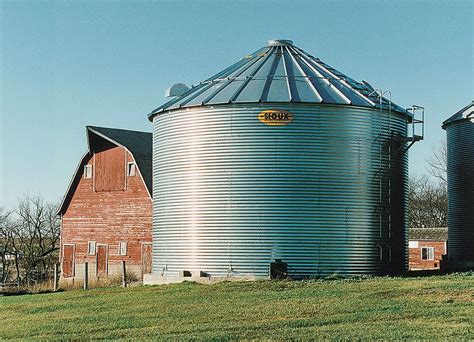 Sioux farm bin on a farm | Farm buildings, Farm, Building