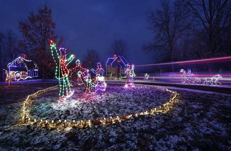 Places to see Christmas light displays in central Ohio