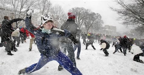 Snowstorm prompts state of emergency in Wisconsin