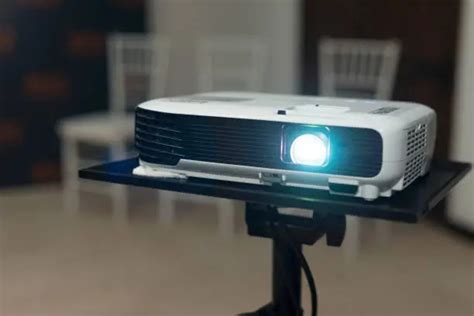 10 Best Home Theater Projector under $1000 Updated - Home Controls