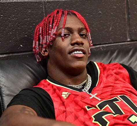 Barefoot Male Celebs of Color — Lil’ Yachty 2