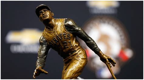 Roberto Clemente's Family Recalls His Legacy & Charity Work