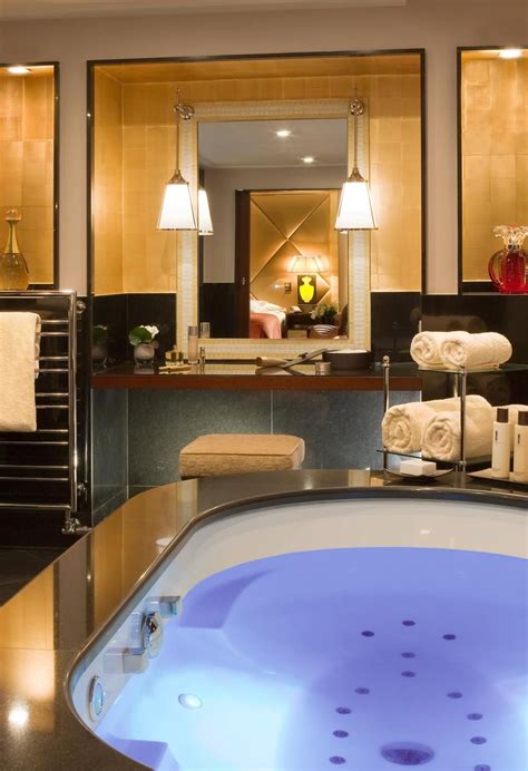 Honeymoon in Paris: 7 Luxury Suites with a View of the Eiffel Tower | Amazing bathrooms, Luxury ...