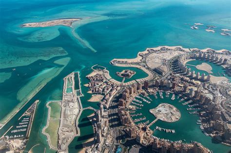 Aerial view of The Pearl Doha island … – License image – 71368930 lookphotos