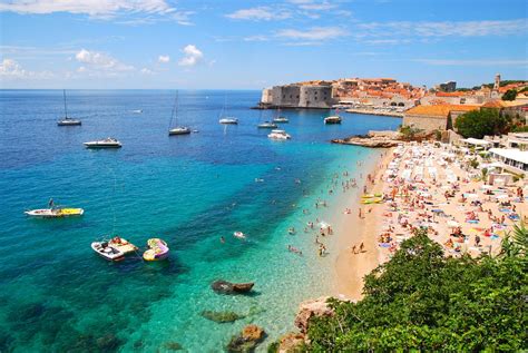 Dubrovnik Travel Guide. Attractions, beaches, food and hotels