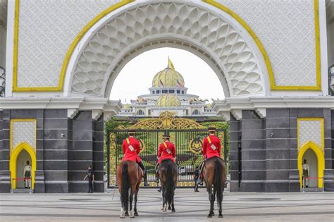 Agong says had to agree to dissolve Parliament due to ongoing political ...