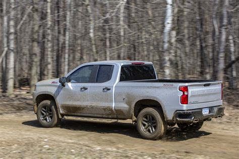 Chevrolet unveils Silverado 1500 trucks and engine options