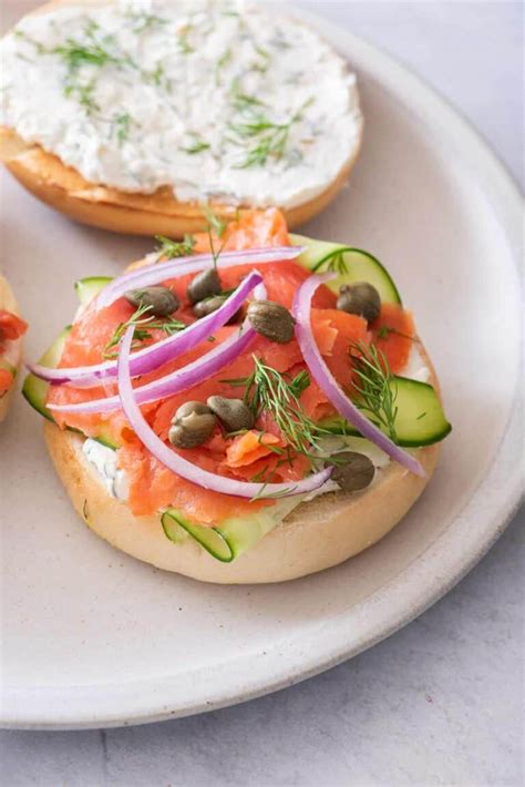 Smoke Salmon Bagel {With Cream Cheese} | FeelGoodFoodie