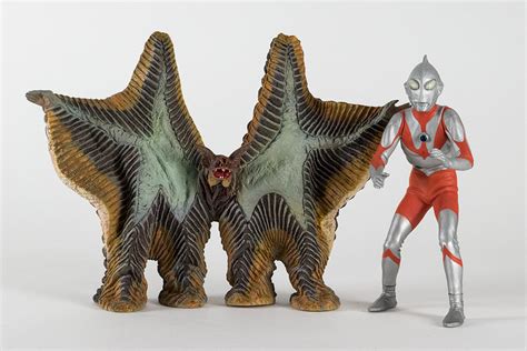 Quick Review: Large Monster Series Pestar (Ultraman 1966) Vinyl Figure ...