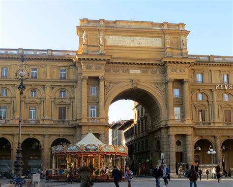 Piazza della Repubblica Florence | Wandering through Time and Place