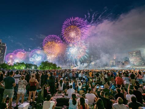 4th of July Fireworks NYC: 2023 Complete Guide - Discover NYC