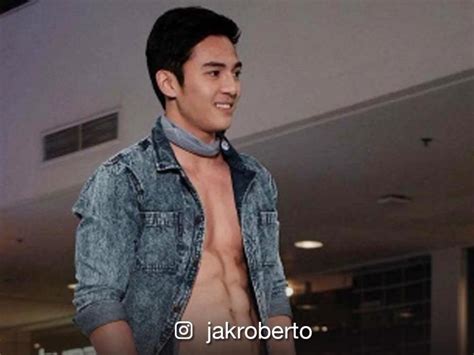 IN PHOTOS: Flash that sexy abs, Jak Roberto! | Showbiz News | GMA ...