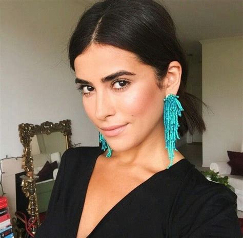 Sazan Barzani | Bisuteria y complementos, Aretes, Peinados