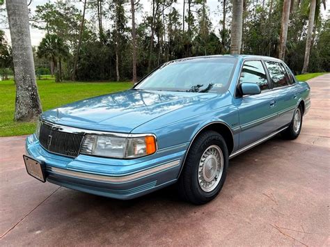 1988 Lincoln Continental Signature Series | Premier Auction