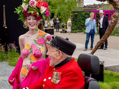 Chelsea Flower Show 2019 in pictures: The Queen, Duchess of Cambridge ...