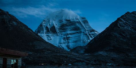 Kailash: Over the Hills Where the Spirits Fly - Travelogues from Remote Lands