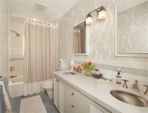 Making Your Bathroom Look Larger With Shower Curtain Ideas