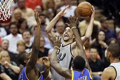 GIF: Manu Ginobili dunk closes the 1st half, Argentine style - Pounding The Rock