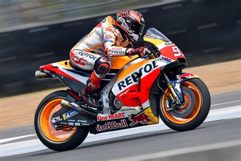 MotoGP: Repsol Honda testing CARBON FIBRE swingarm? - BikesRepublic.com