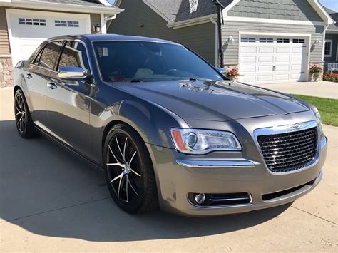 FOR SALE 2011 Chrysler 300C AWD 5.7L HEMI!