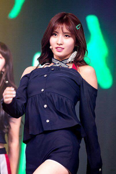 ♥Momo in Showcase "Signal"♥ | Twice (트와이스)ㅤ Amino