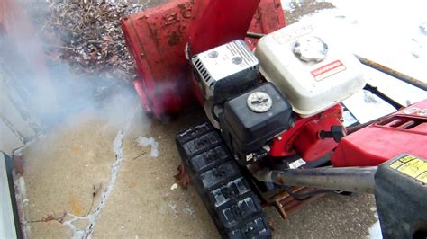 Honda HS55 Snowblower starts at -2 F degree - YouTube