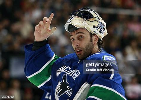 Roberto Luongo Canucks Photos and Premium High Res Pictures - Getty Images