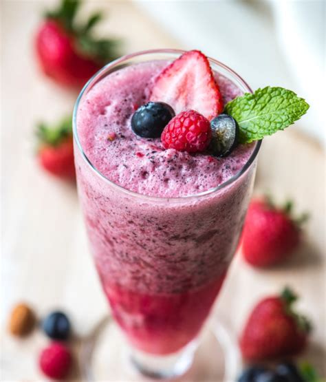 Berry Blast Smoothie: Recipes from BigYellowBag » BigYellowBag Blog