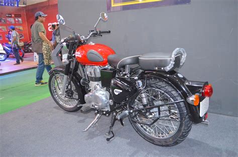 Royal Enfield Classic 350 Redditch Red rear three quarters at the Nepal ...