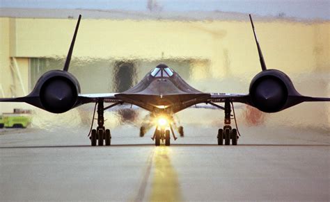 Lockheed SR-71 Blackbird HD Wallpaper: A Military Marvel