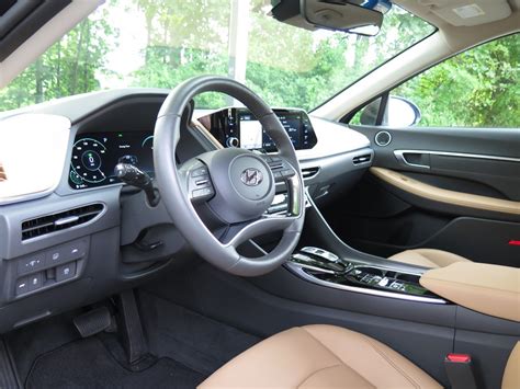 2020 Hyundai Sonata Hybrid: 110 Interior Photos | U.S. News